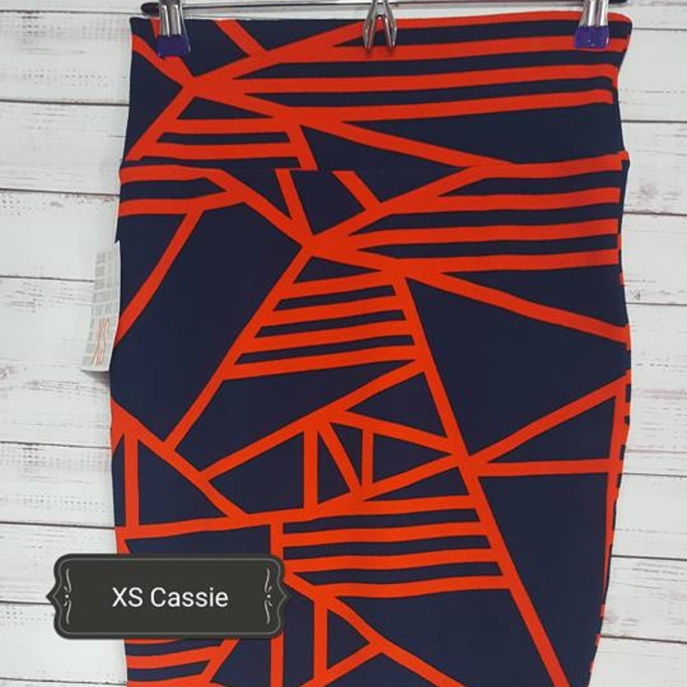 XS Lularoe Cassie